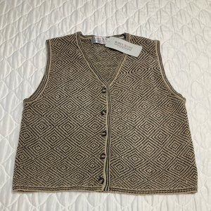 NWT * Karen Scott Vest